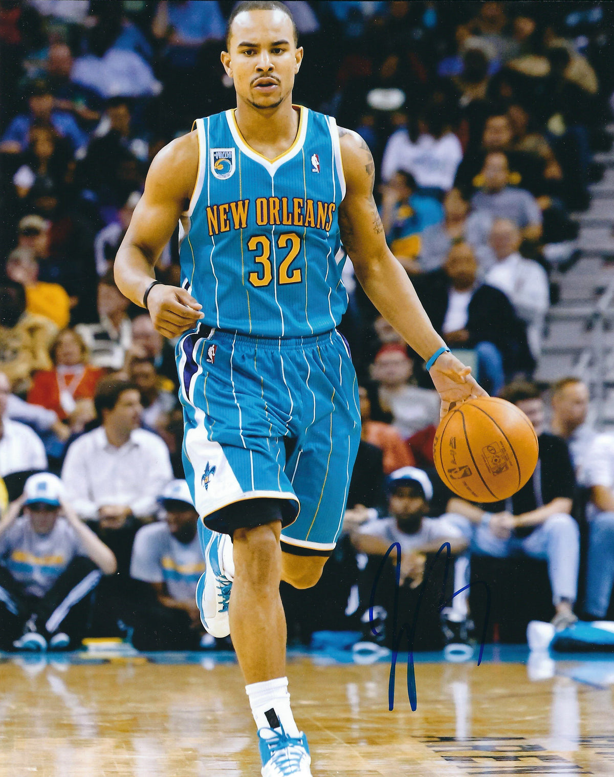 Autographed JERRYD BAYLESS 8X10 New Orleans Hornets Photos