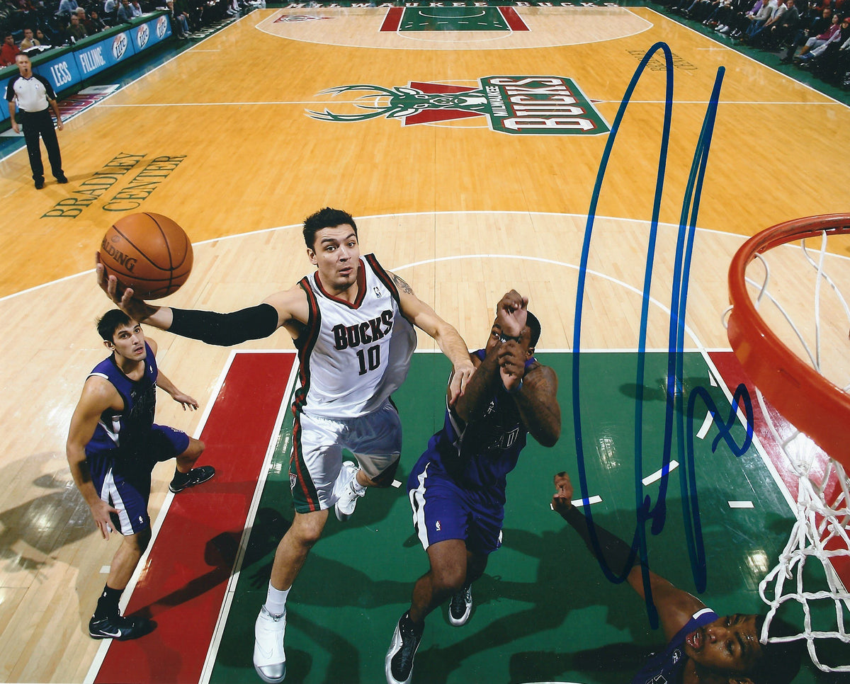 AUTOGRAPHED CARLOS DELFINO 8X10 MILWAUKEE BUCKS Photo