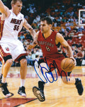Autographed JOSE CALDERON 8X10 Toronto Raptors photo