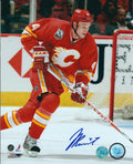 Autographed JAY BOUWMEESTER 8X10 Calgary Flames Photo