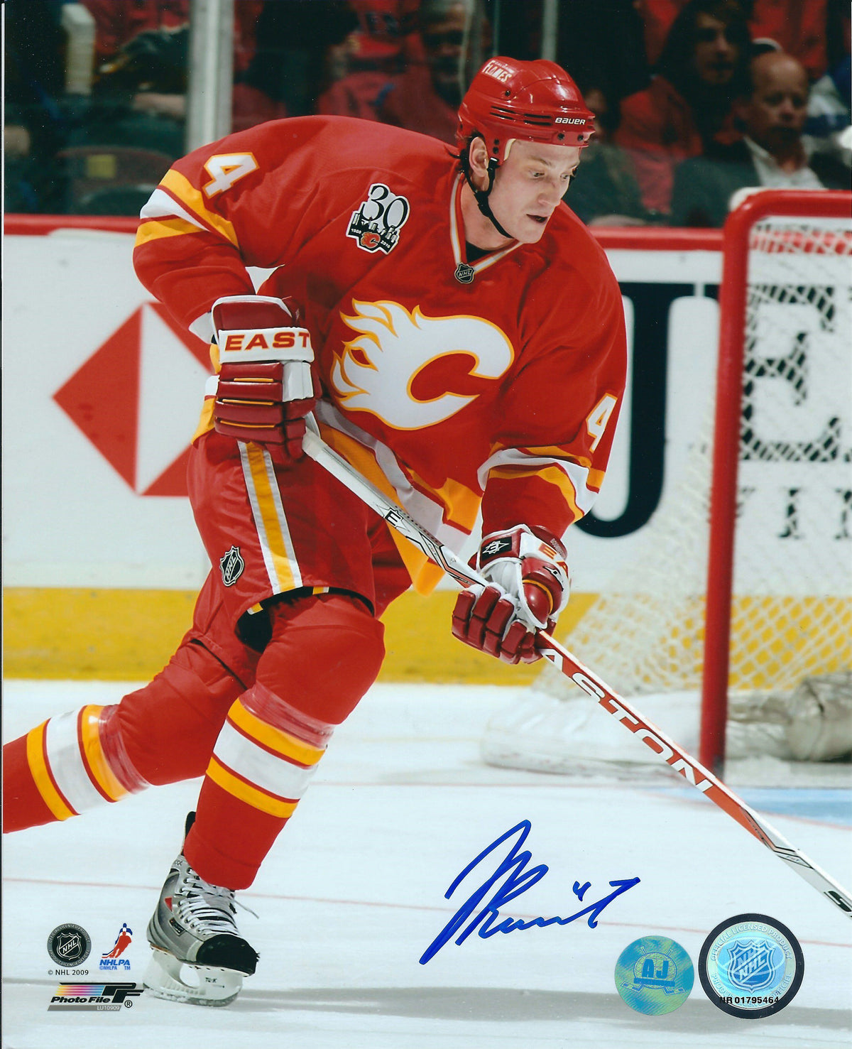 Autographed JAY BOUWMEESTER 8X10 Calgary Flames Photo
