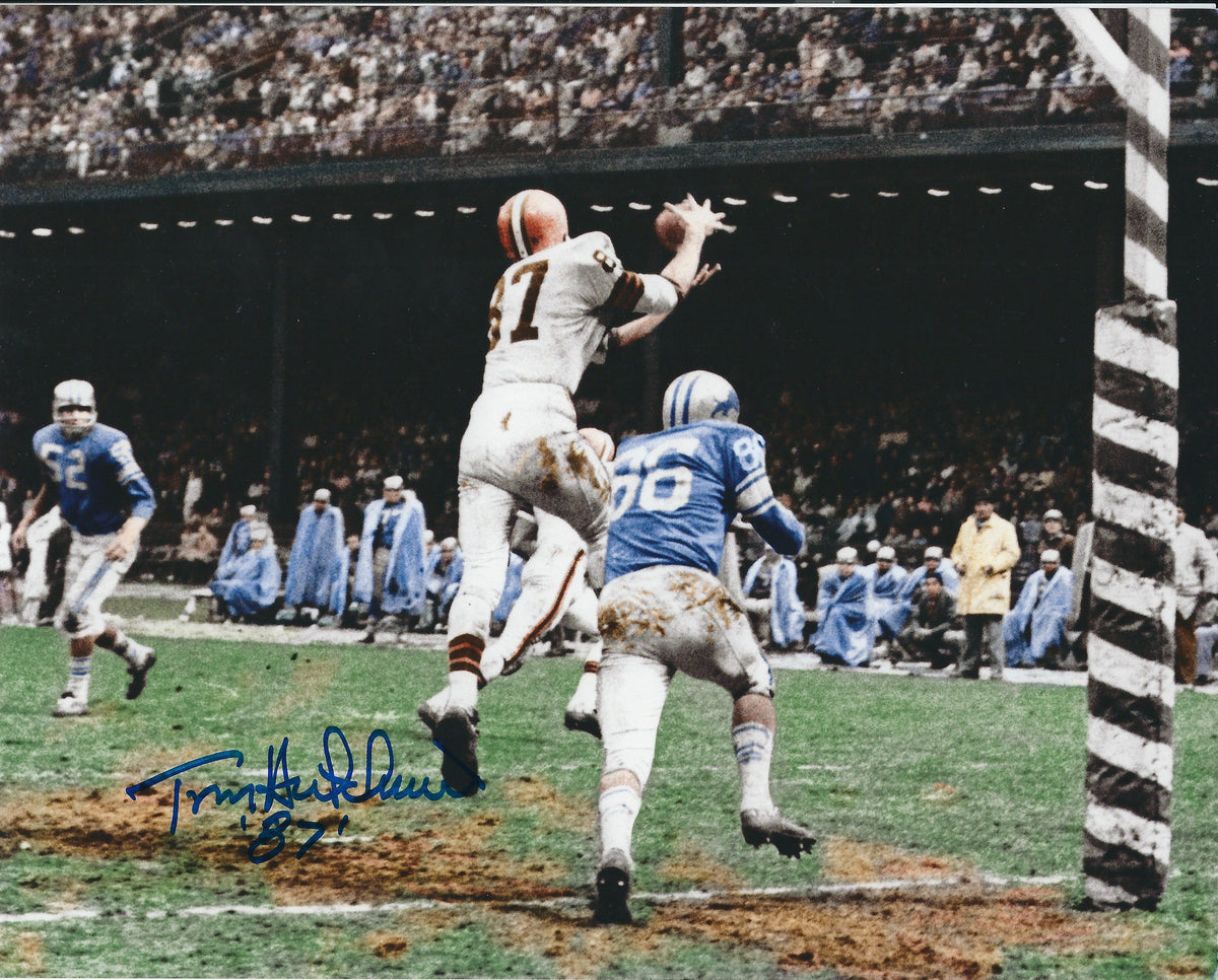 Autographed TOM HUTCHINSON 8X10 Cleveland Browns Photo