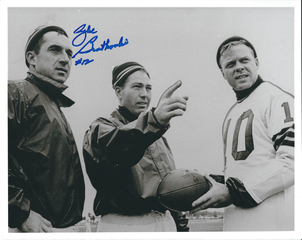 Autographed ZEKE BRATKOWSKI 8x10 Green Bay Packers Photo