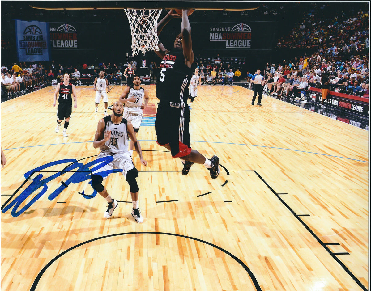 Autographed BOBBY PORTIS 8x10 Chicago Bulls Photo