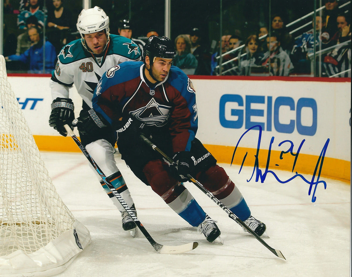 Autographed DANIEL WINNIK 8x10 Colorado Avalanche Photo