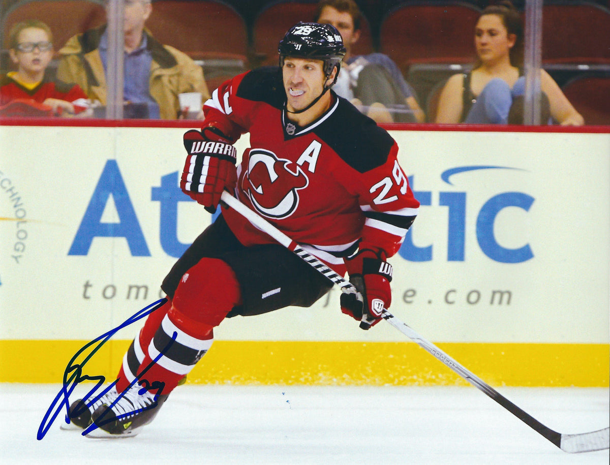 Autographed RYAN CLOWE 8X10 New Jersey Devils Photo