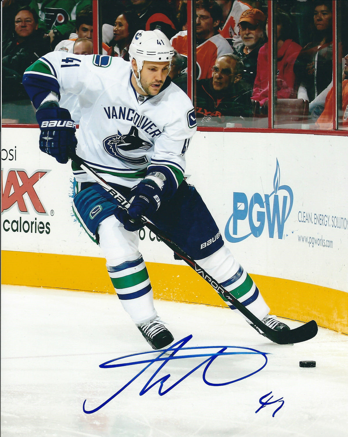 Autographed ANDREW ALBERTS 8X10 Vancouver Canucks Photos