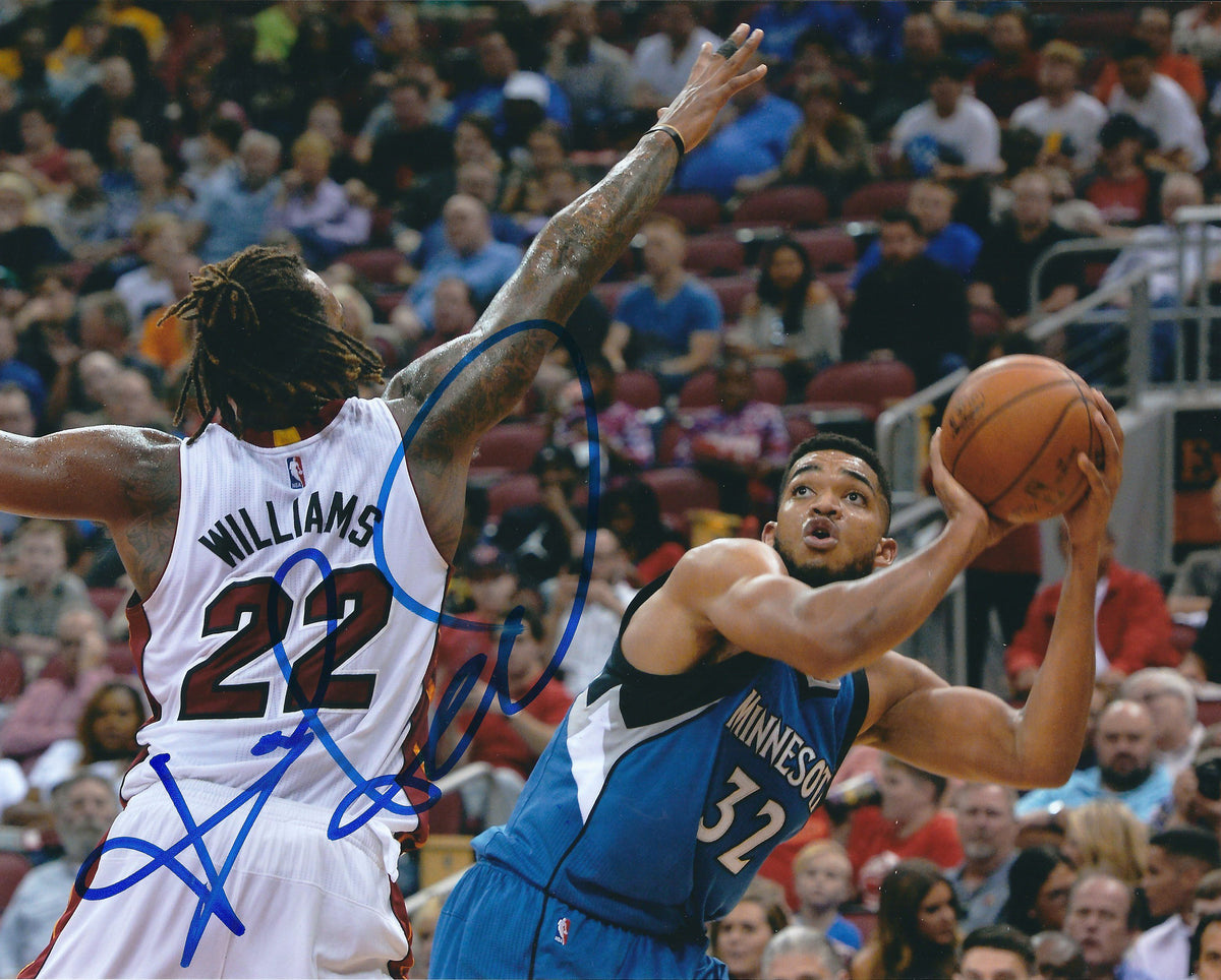 Autographed DERRICK WILLIAMS 8x10 Miami Heat Photo