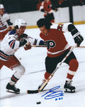 Autographed  REGGIE LEACH 8X10 photo - Philadelphia Flyers