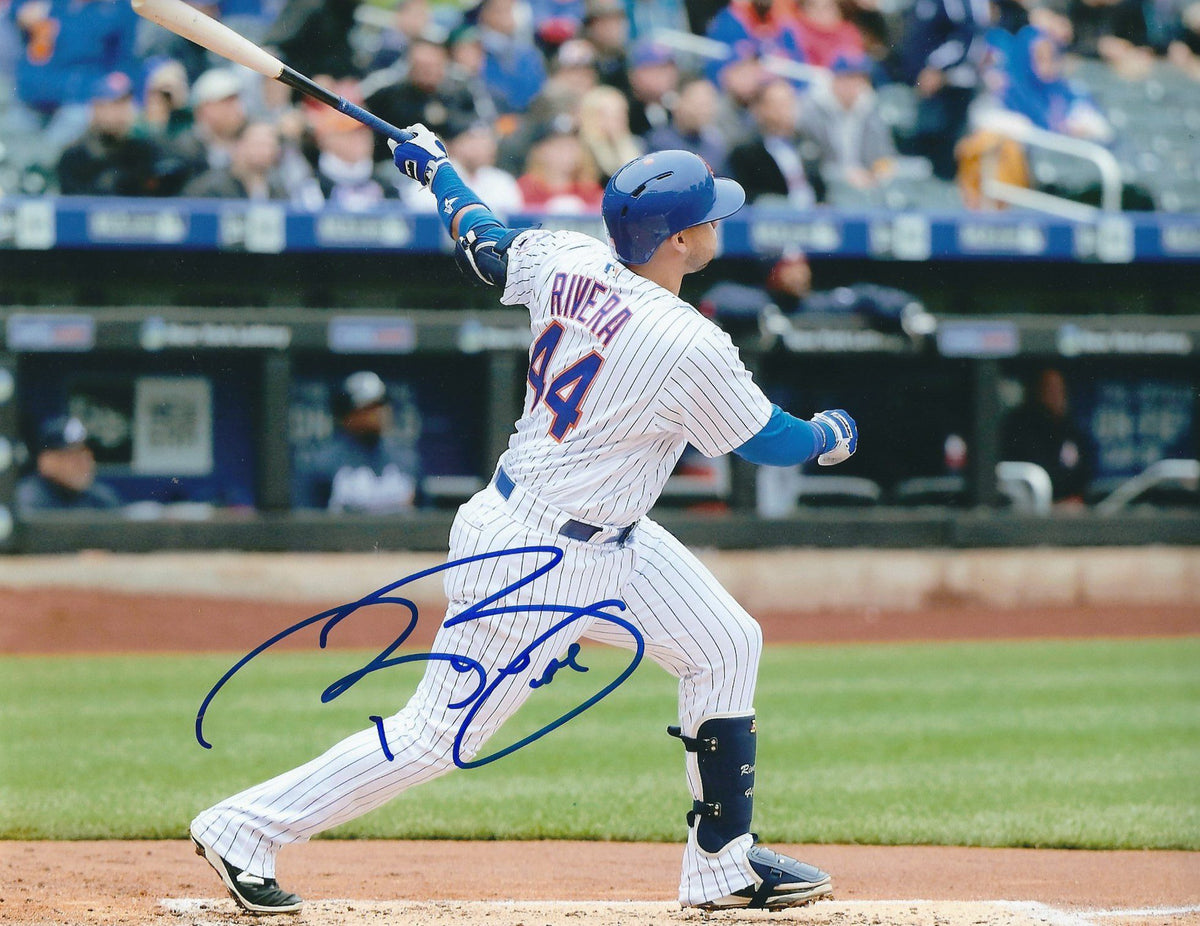AUTOGRAPHED RENE RIVERA 8X10 New York Mets photo