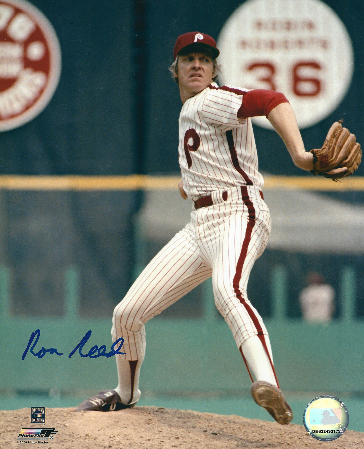 AUTOGRAPHED RON REED 8X10 Philadelphia Phillies Photo