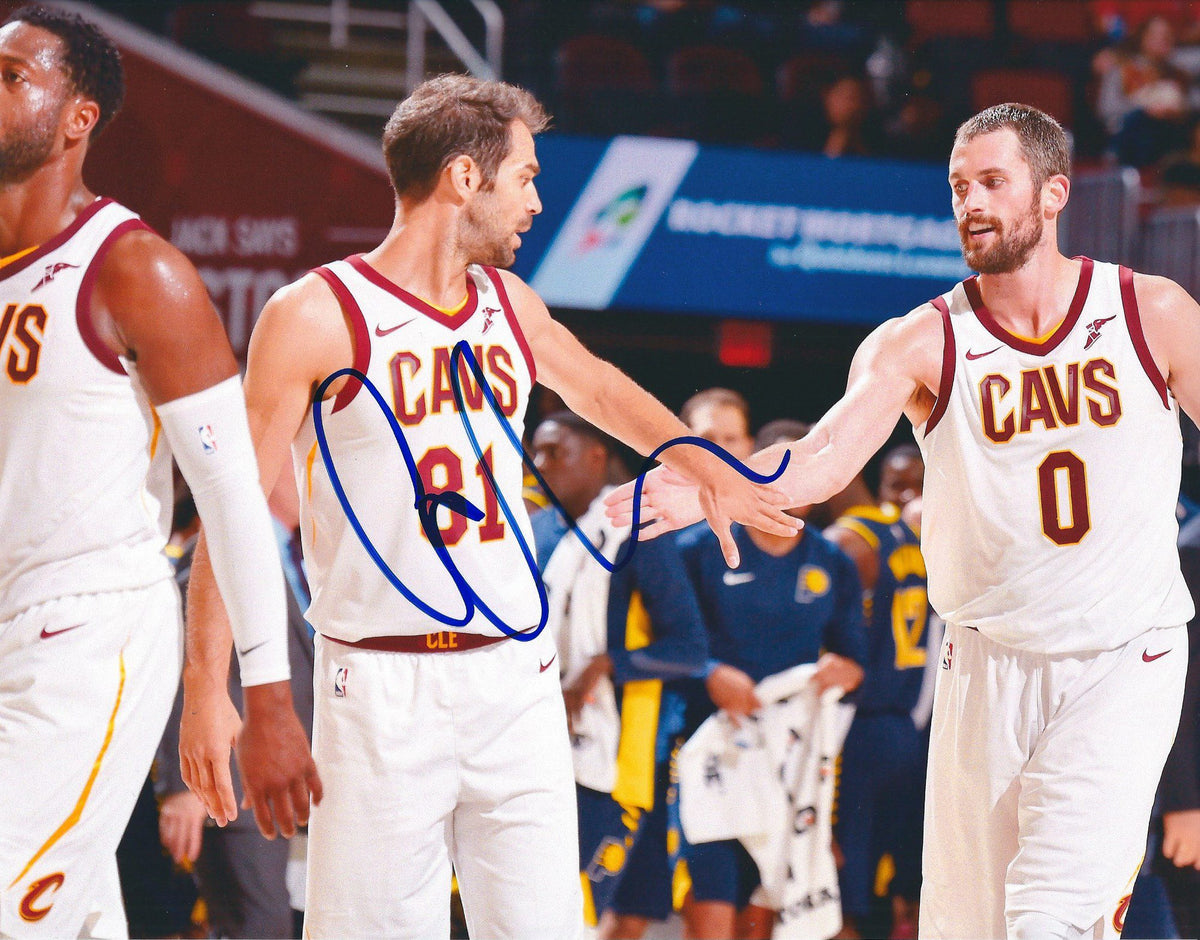 Autographed JOSE CALDERON 8x10 Cleveland Cavaliers photo