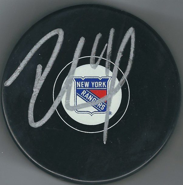 Autographed Rick Nash New York Rangers Hockey Puck