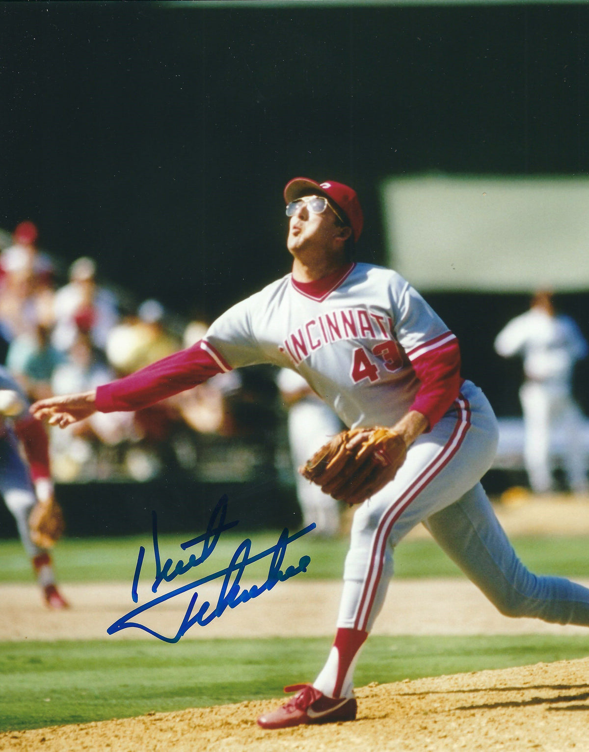 AUTOGRAPHED  KENT TEKULVE 8X10 Cincinnati Reds Photo