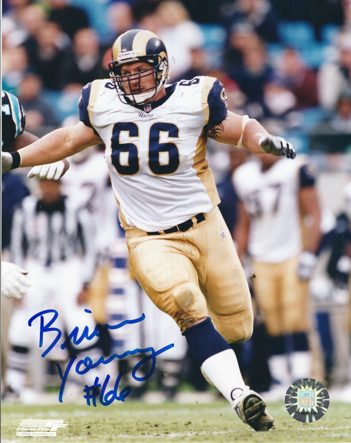 AUTOGRAPHED BRIAN YOUNG 8x10 St Louis Rams Photo