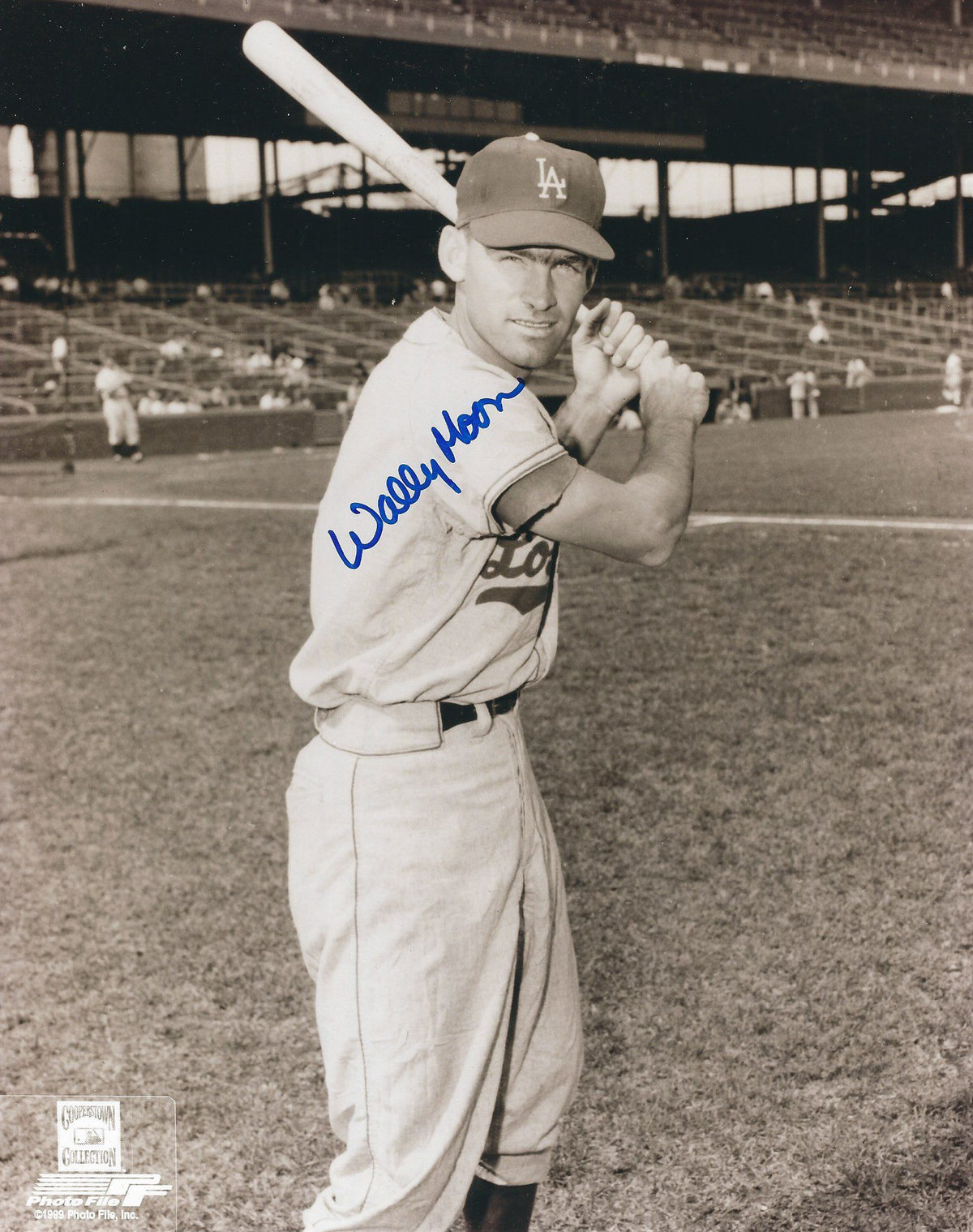 AUTOGRAPHED WALLY MOON 8x10 Los Angeles Dodgers photo