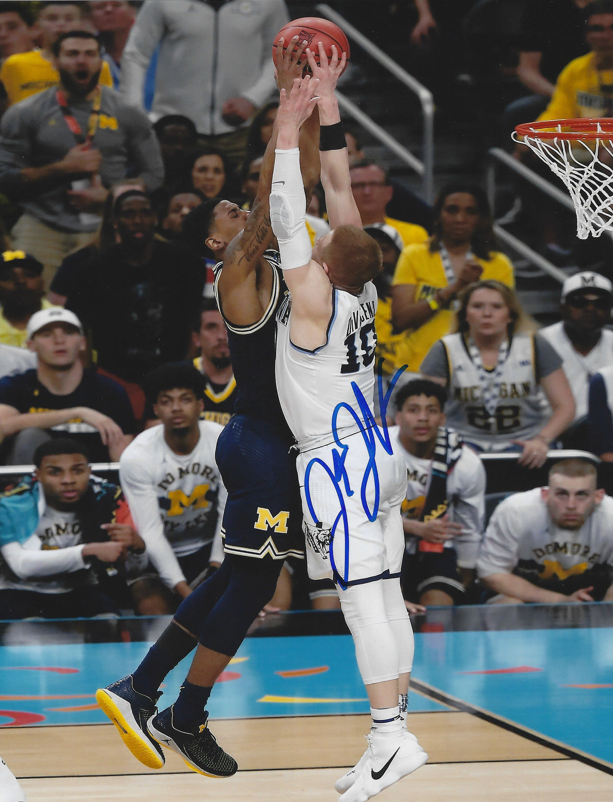 Autographed Donte DiVincenzo Villanova University Basketball 16x20 photo with COA