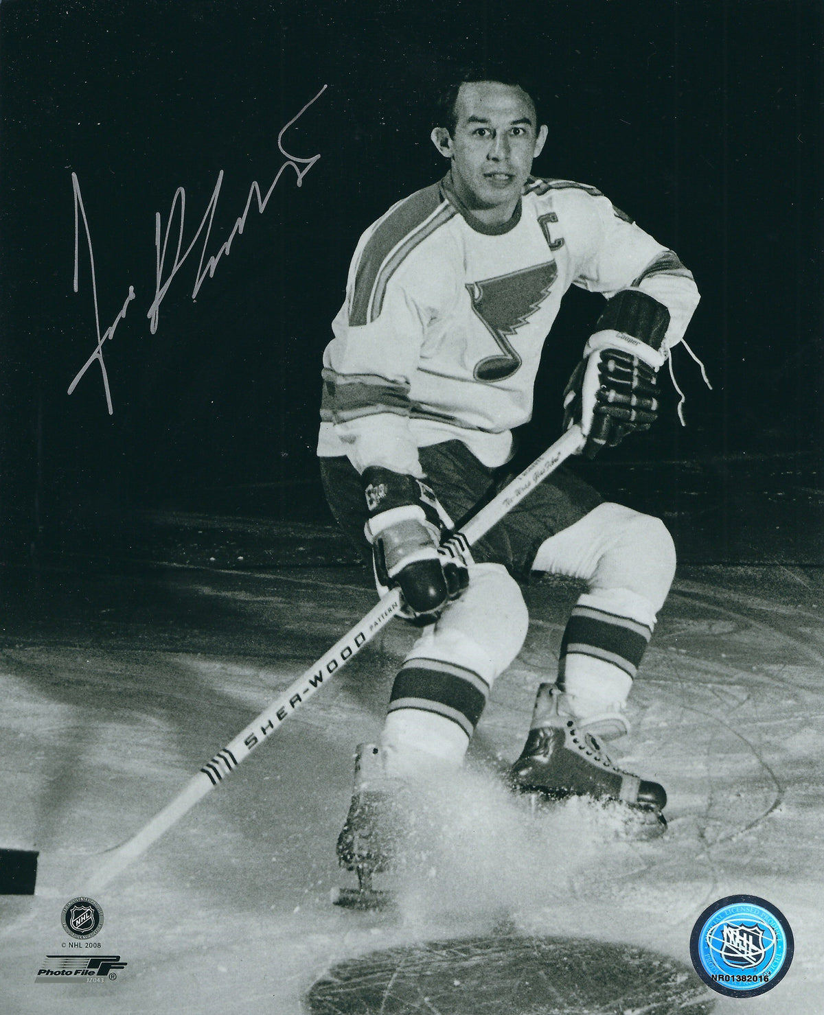 Autographed JIM ROBERTS 8X10 St. Louis Blues Photo