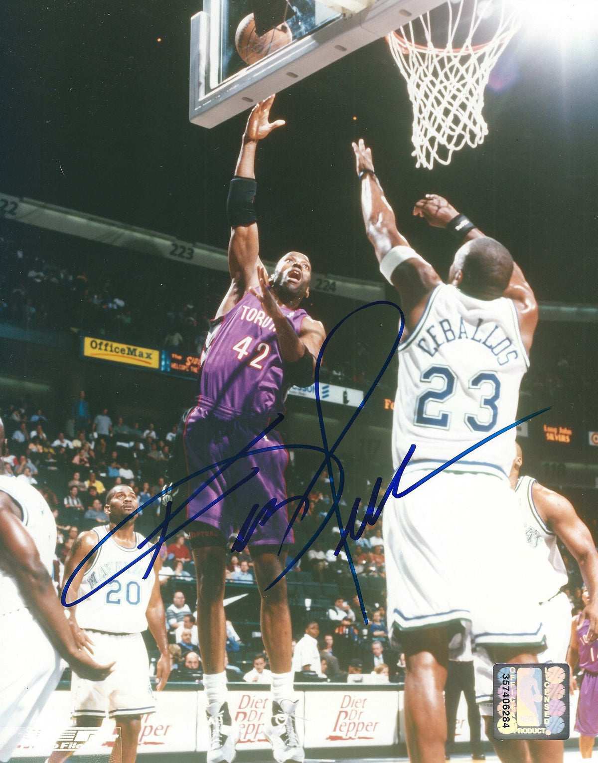 Autographed KEVIN WILLIS 8x10 Toronto Raptors photo