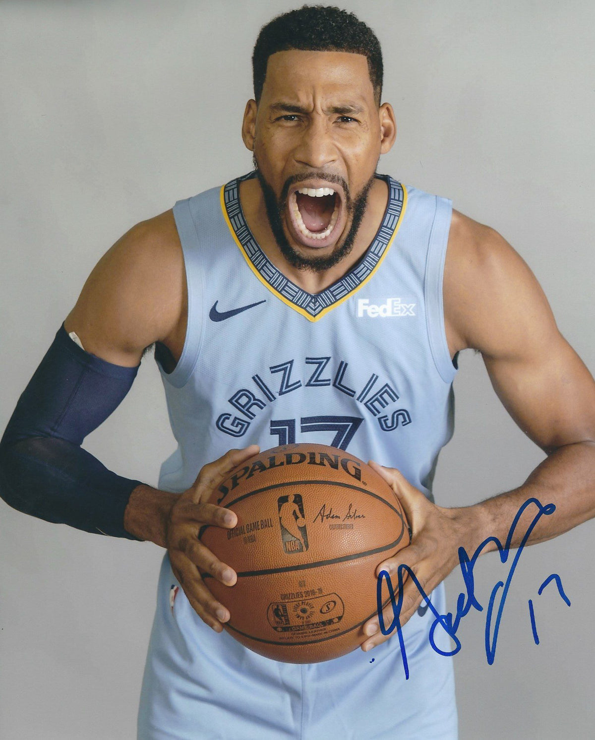Autographed GARRETT TEMPLE 8X10 Grizzlies Photo