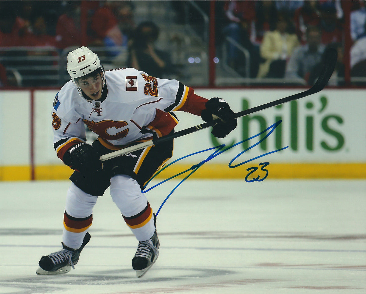 Autographed SEAN MONAHAN 8X10 Calgary Flames Photo