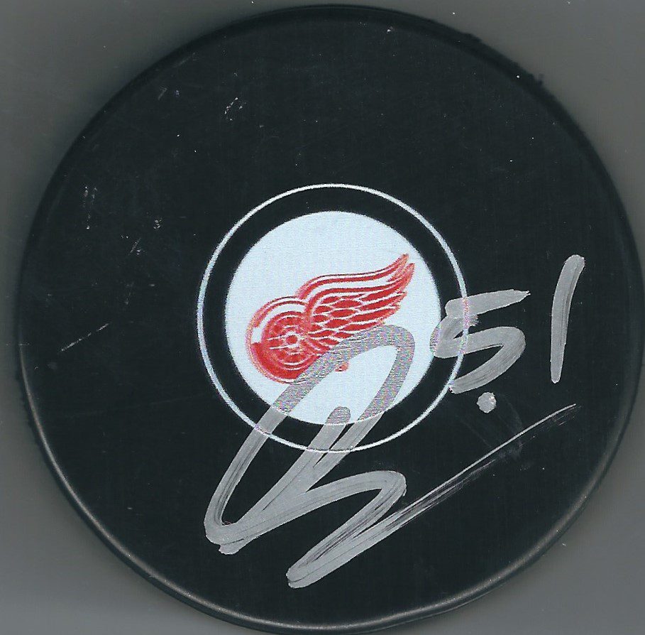 AUTOGRAPHED FRANS NIELSEN Detroit Red Wings Puck