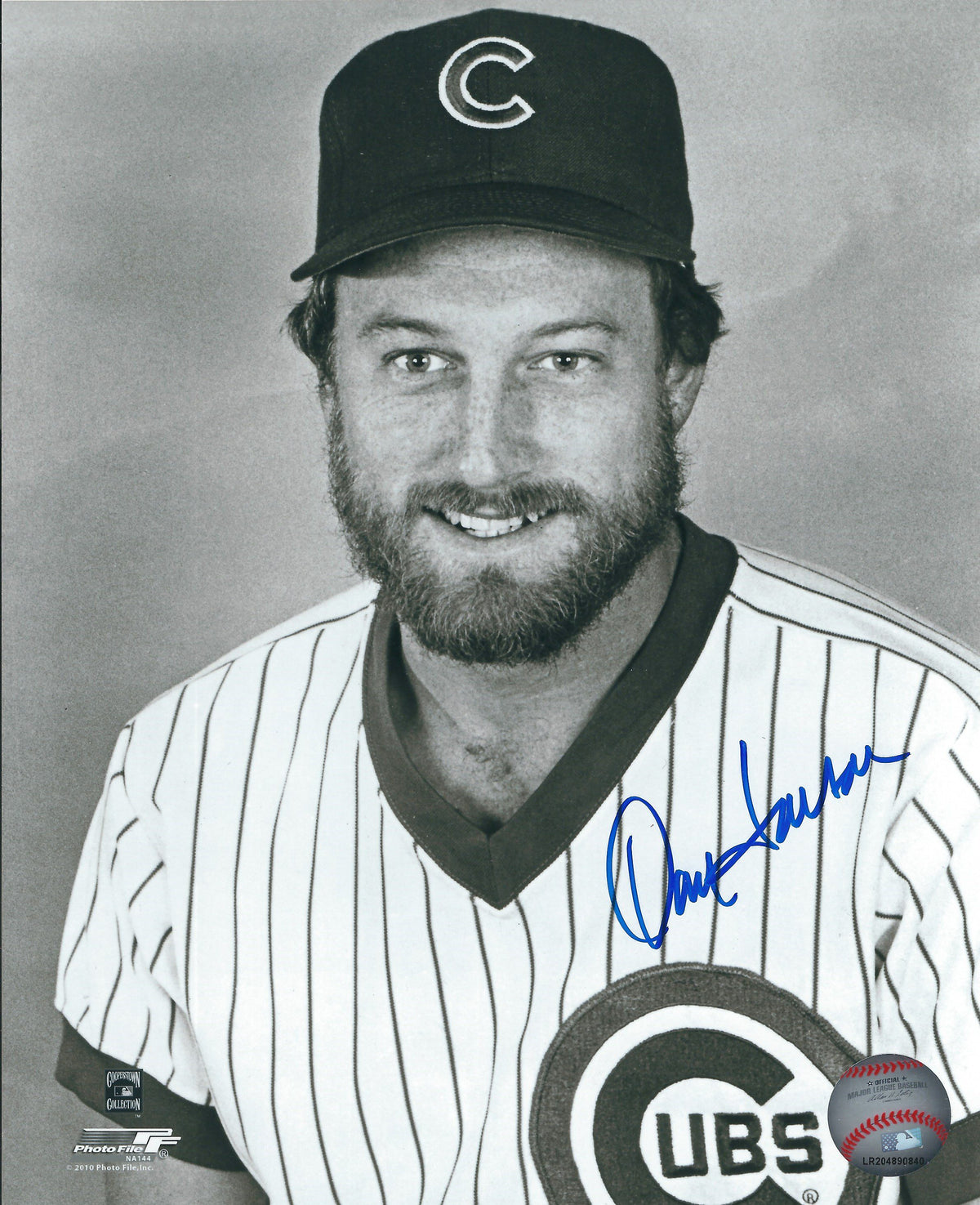 AUTOGRAPHED DAN LARSON 8x10 Chicago Cubs Photo