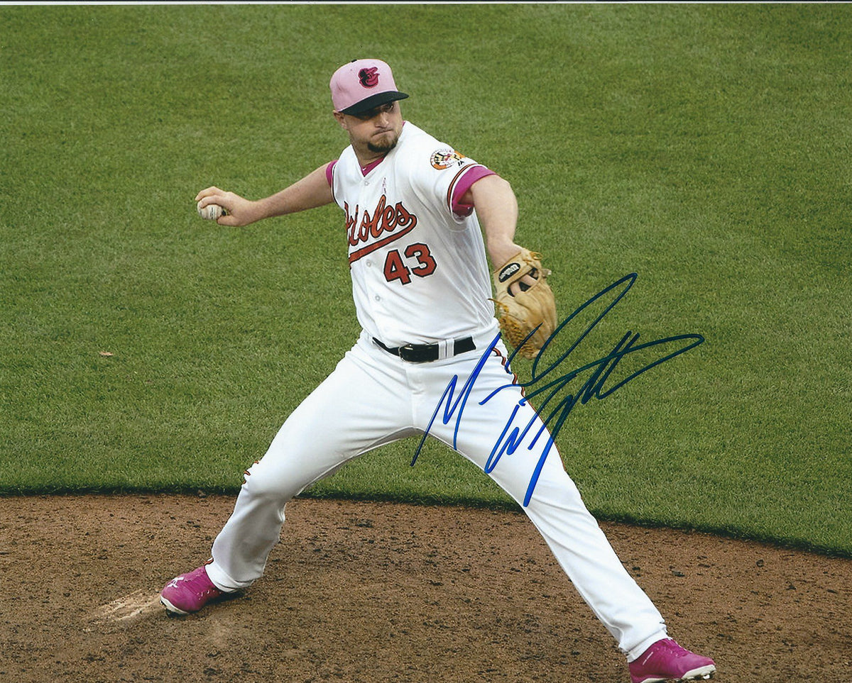 AUTOGRAPHED MIKE WRIGHT 8X10 Baltimore Orioles Photo