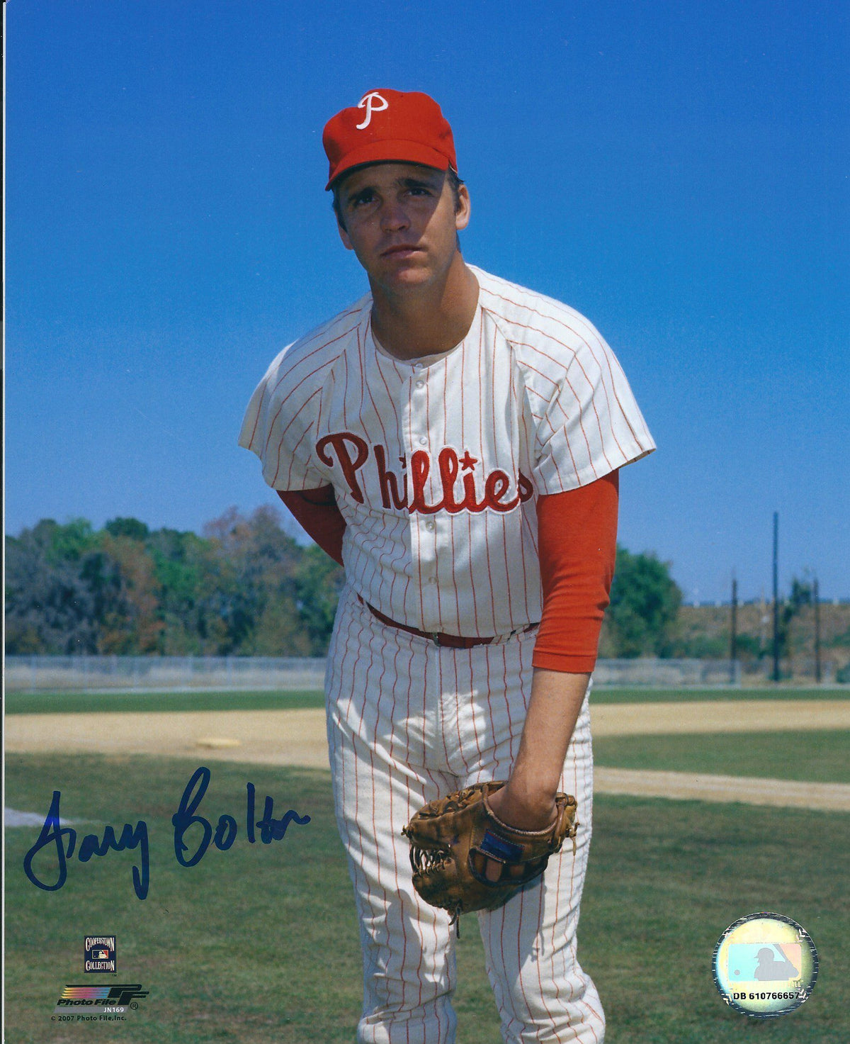 AUTOGRAPHED  LARRY COLTON 8x10 Philadelphia Phillies Photo