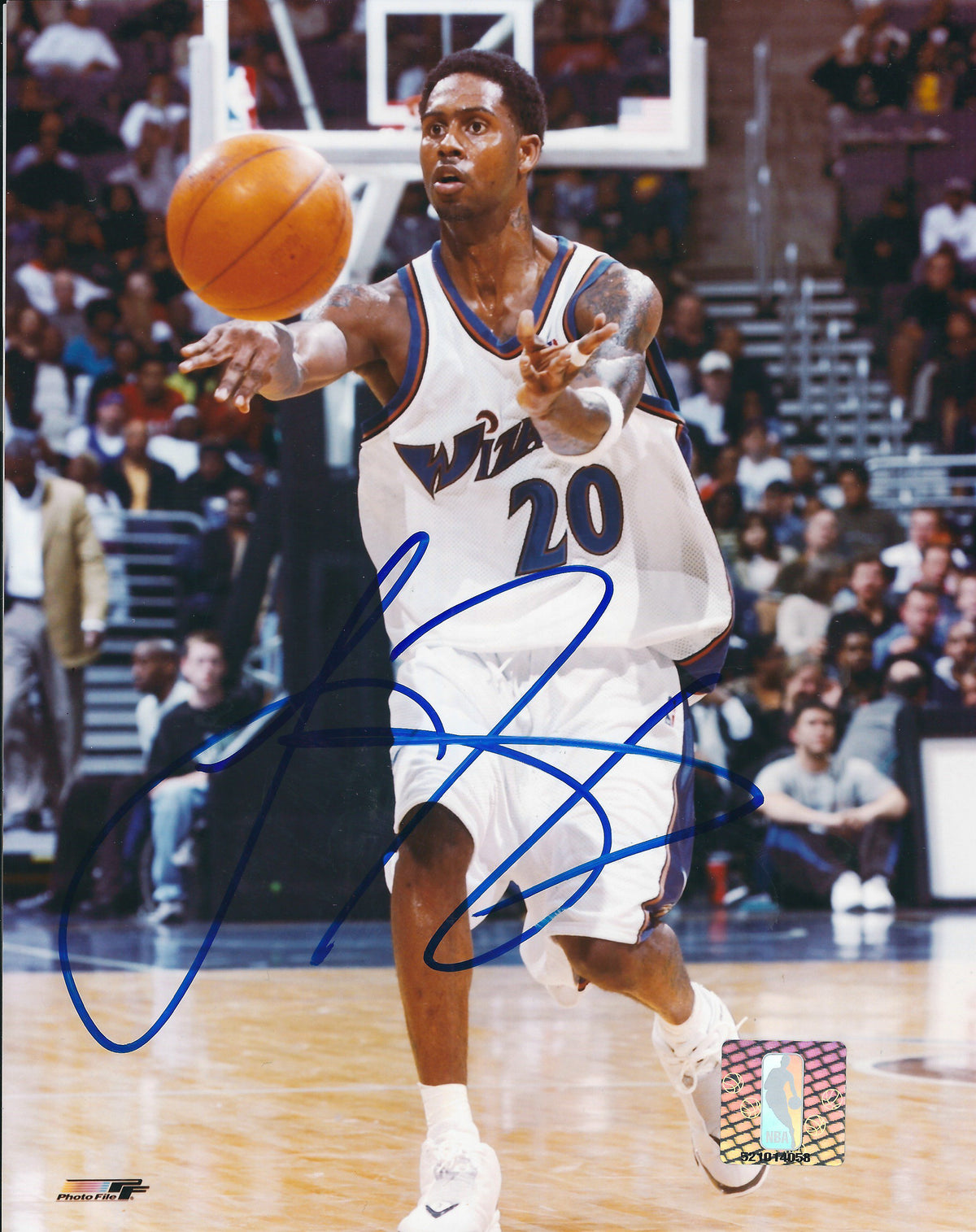 AUTOGRAPHED LARRY HUGHES 8x10 Washington Wizards Photo