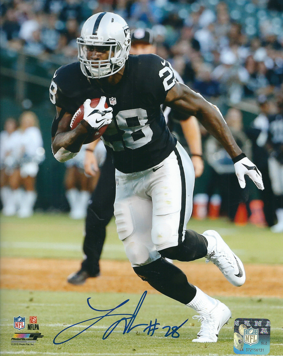 Autographed  LATAVIUS MURRAY 8X10 Oakland Raiders photo