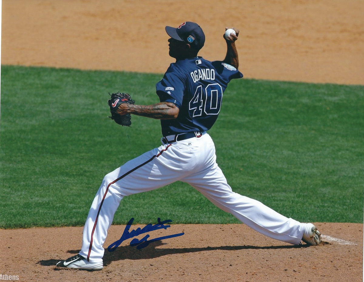 AUTOGRAPHED ALEXI OGANDO 8X10 Atlanta Braves photo