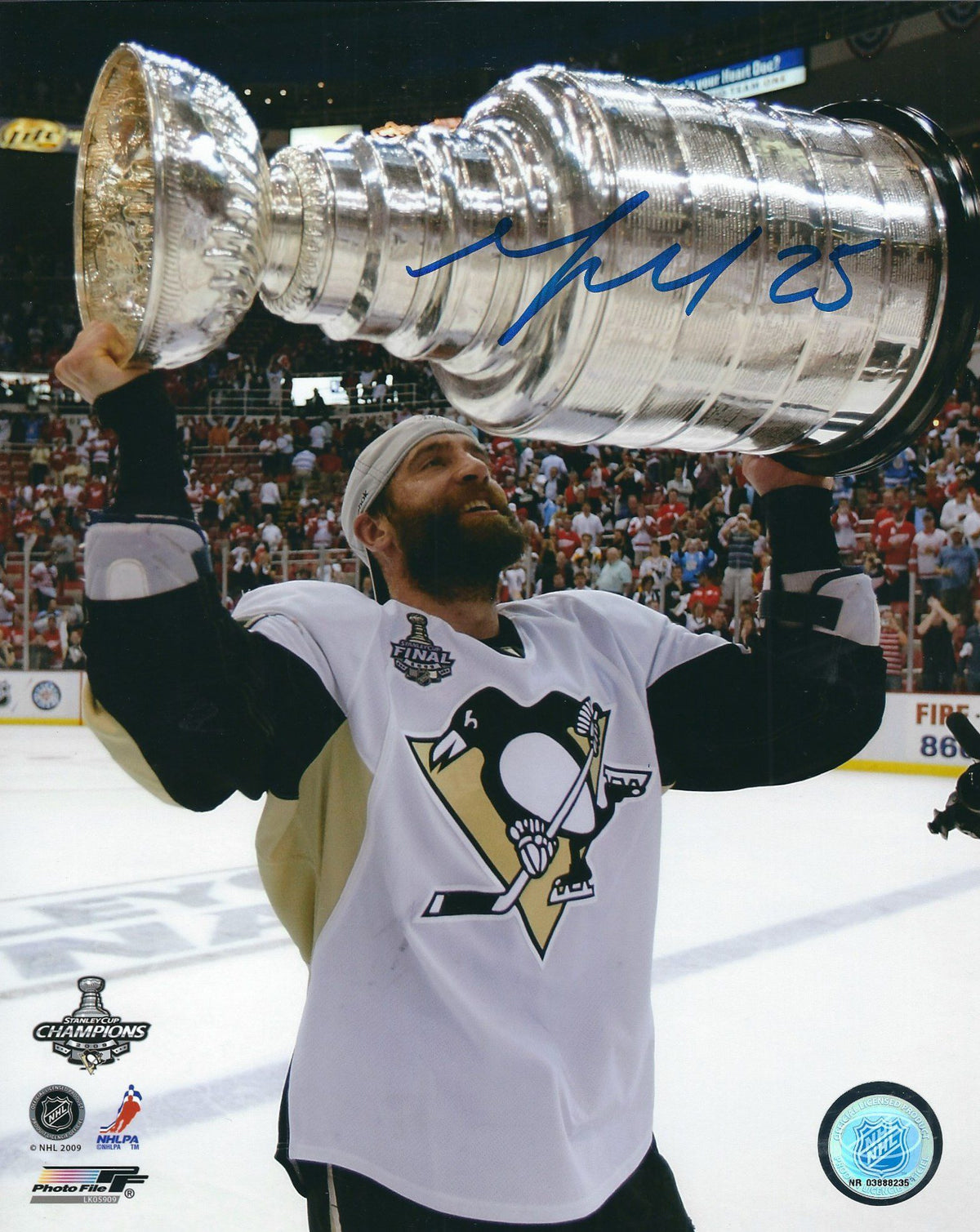Autographed MAX TALBOT 8x10 Pittsburgh Penguins Photo