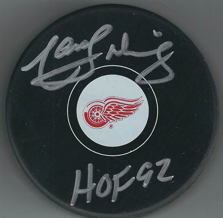 Autographed Marcel Dionne Hof 92 Detroit Red Wings Hockey Puck