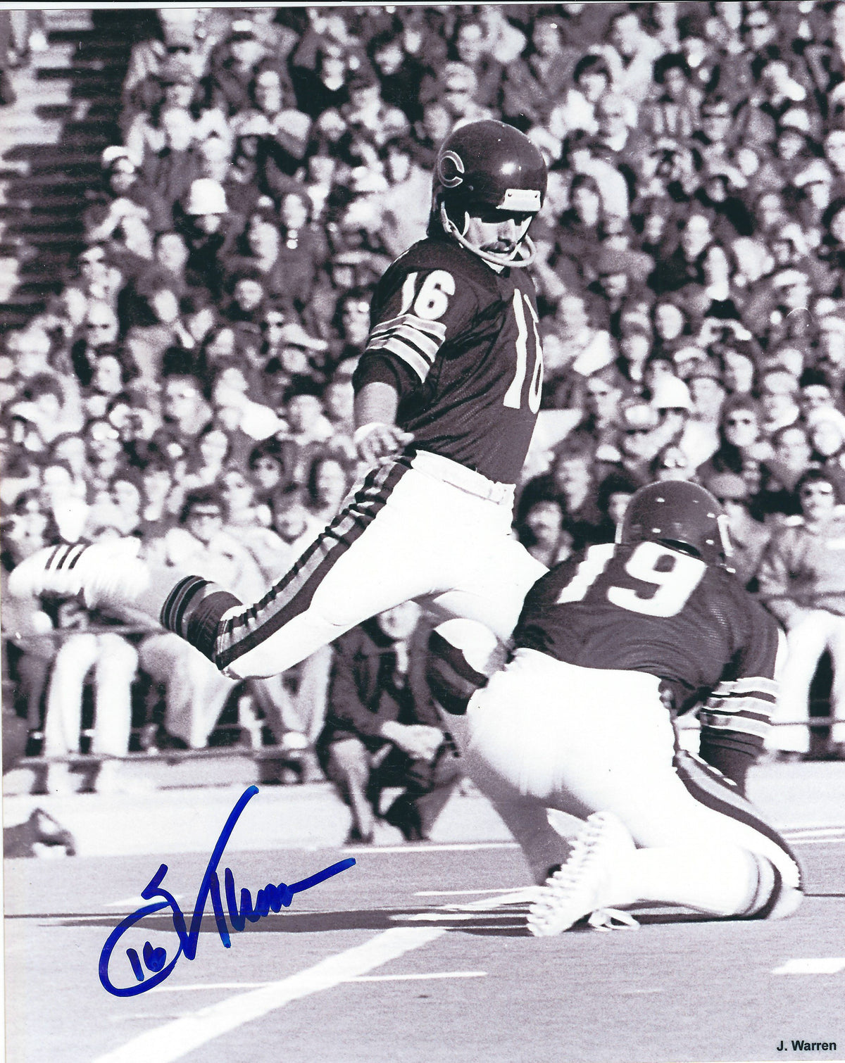 Autographed BOB THOMAS 8X10 Chicago Bears Photo