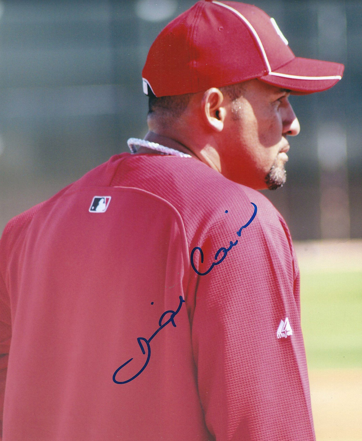AUTOGRAPHED  MIGUEL CAIRO 8X10 Cincinnati Reds Photo