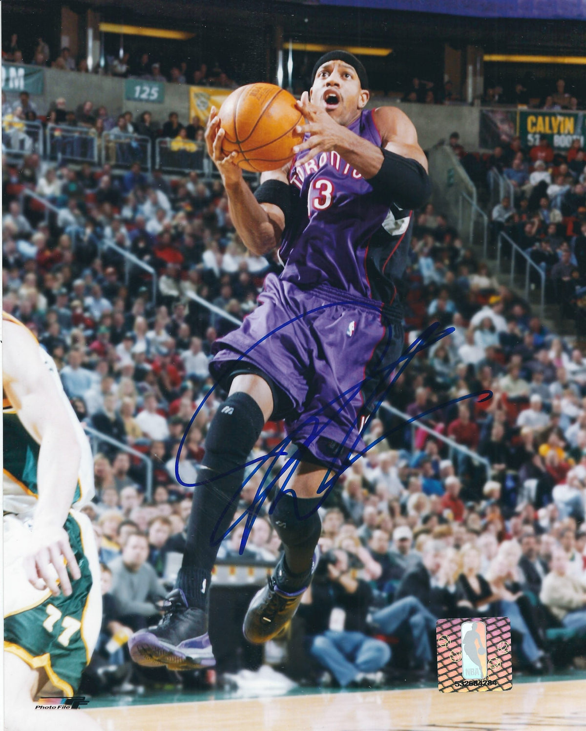 Autographed  JEROME WILLIAMS 8X10 Toronto Raptors photo