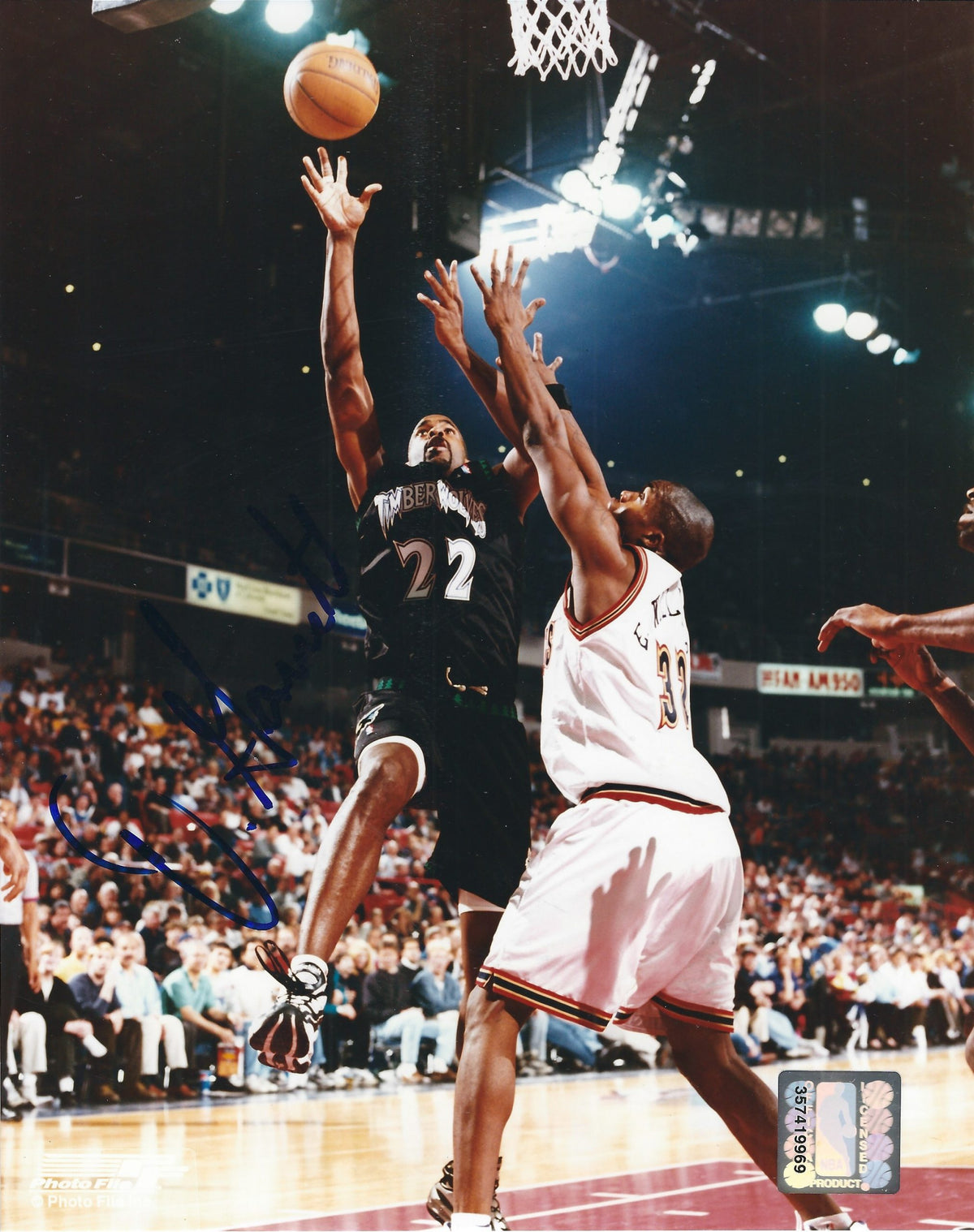 Autographed DEAN GARRETT 8x10 Minnesota Timberwolves Photo