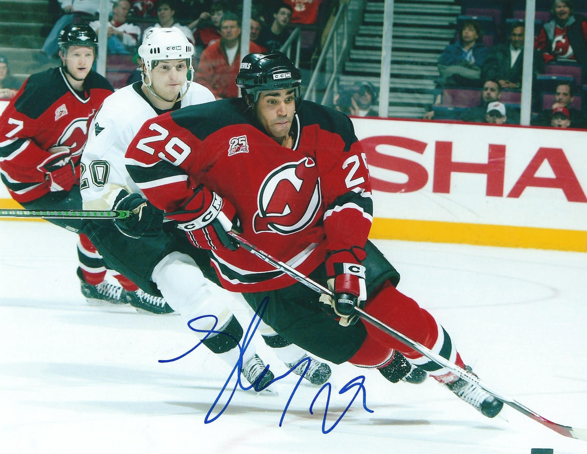 Autographed JOHNNY ODUYA 8X10 New Jersey Devils Photo