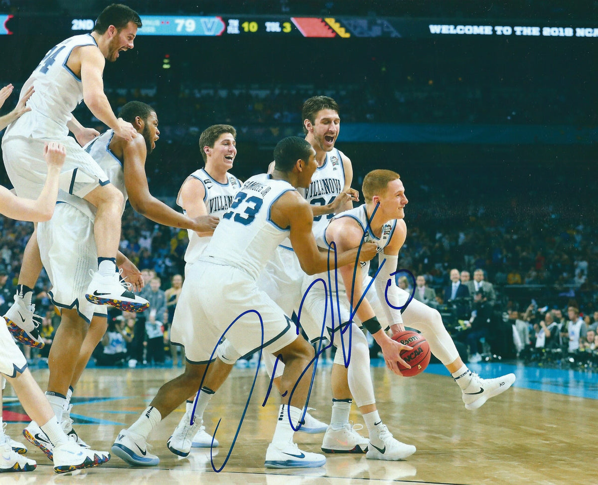 Autographed Donte DiVincenzo 2018 Villanova University Basketball 8X10 Photo