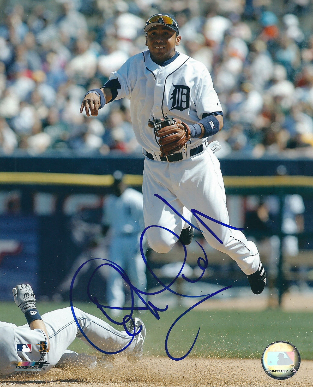 AUTOGRAPHED CARLOS GUILLEN 8X10 Detroit Tigers Photo