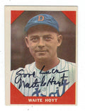 Autographed 1960 FLEER WAITE HOYT New York Yankees Card