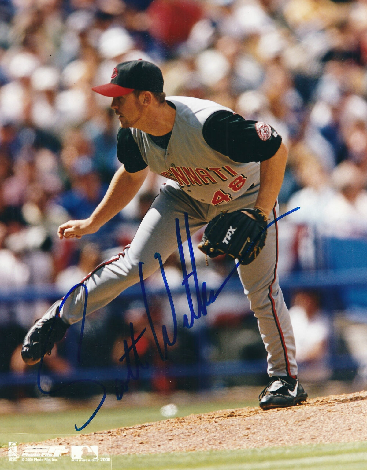 AUTOGRAPHED SCOTT WILLIAMSON 8x10 Cincinnati Reds Photo