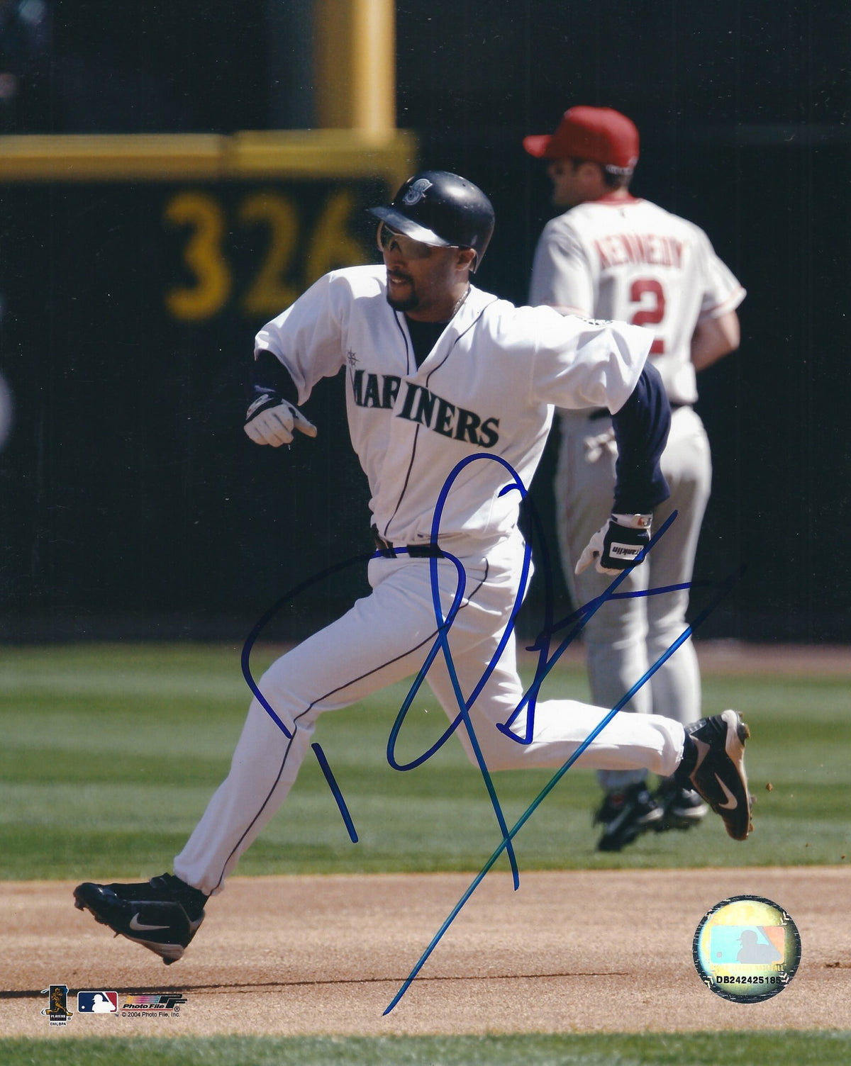 AUTOGRAPHED RANDY WINN 8x10 Seattle Mariners Photo