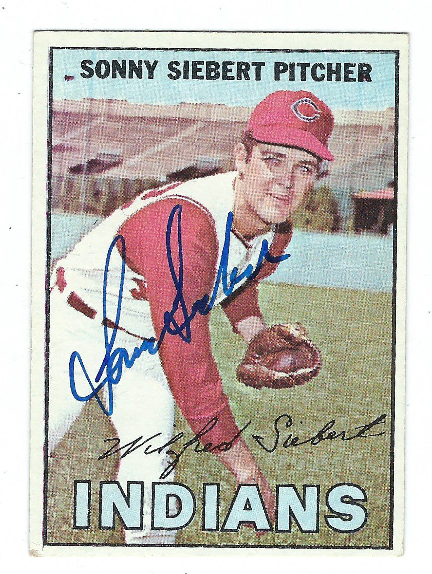 Autographed  SONNY SIEBERT 1967 Topps Card