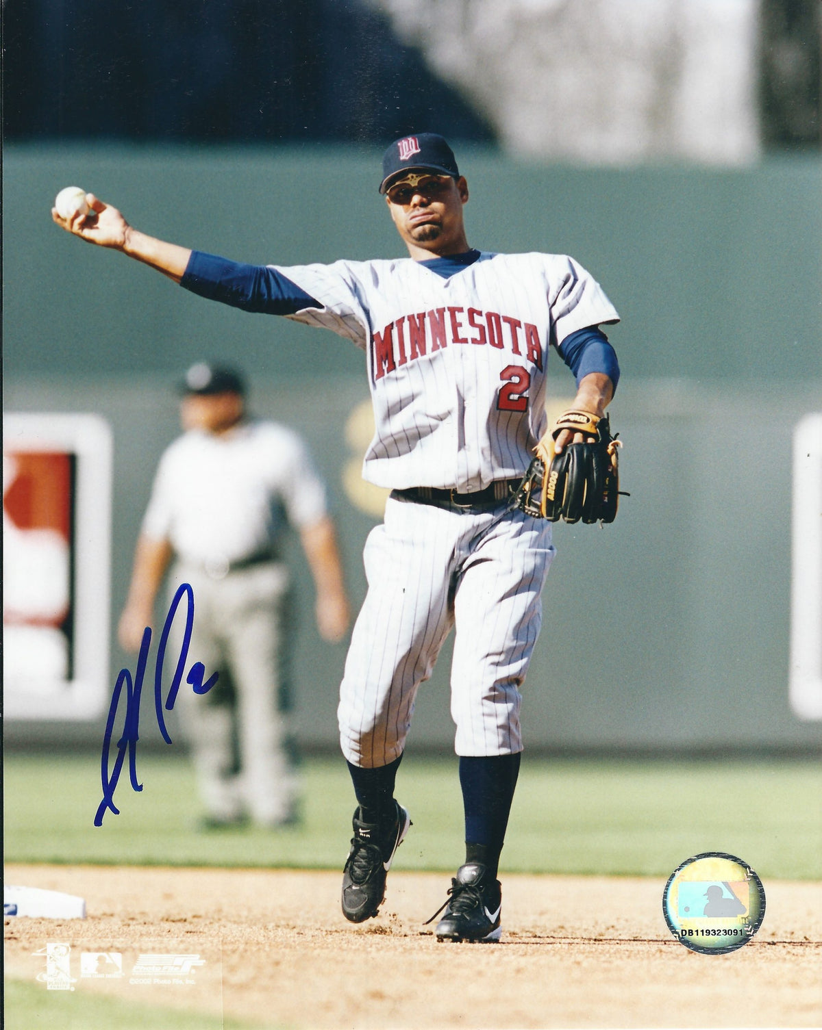 AUTOGRAPHED LUIS RIVAS 8X10 Minnesota Twins photo
