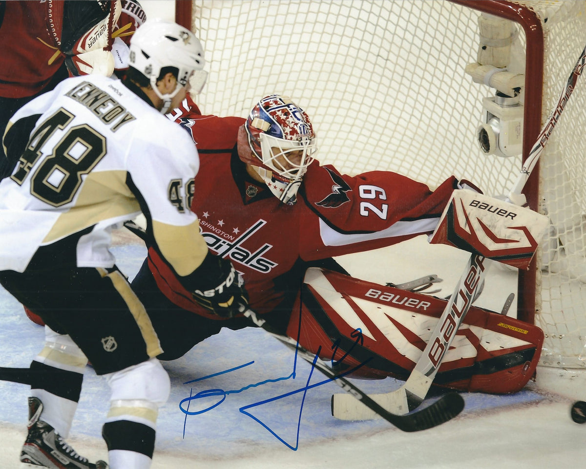 Autographed TOMAS VOKOUN 8X10 Washington Capitals Photo
