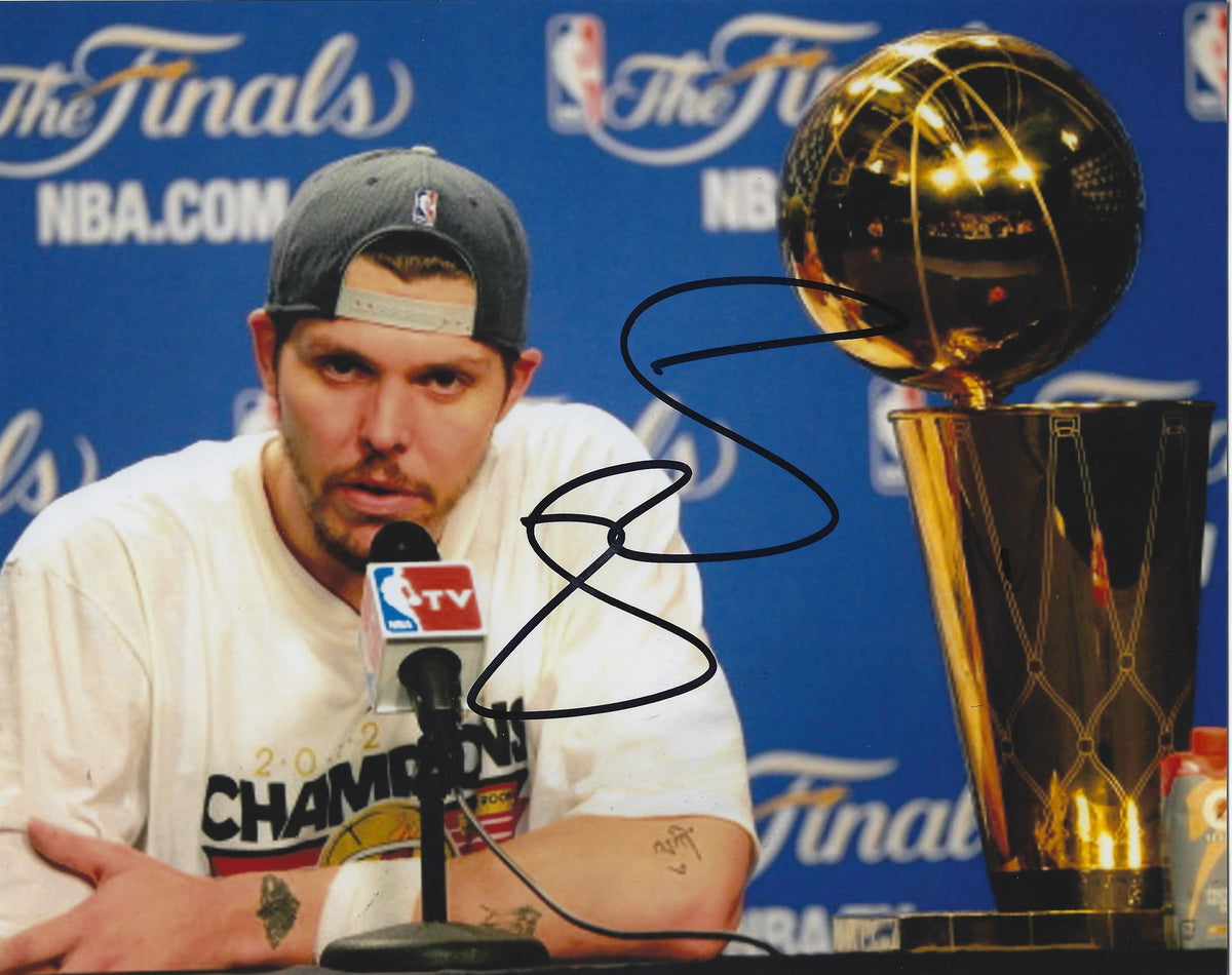 AUTOGRAPHED MIKE MILLER 8X10 Miami Heat Photo