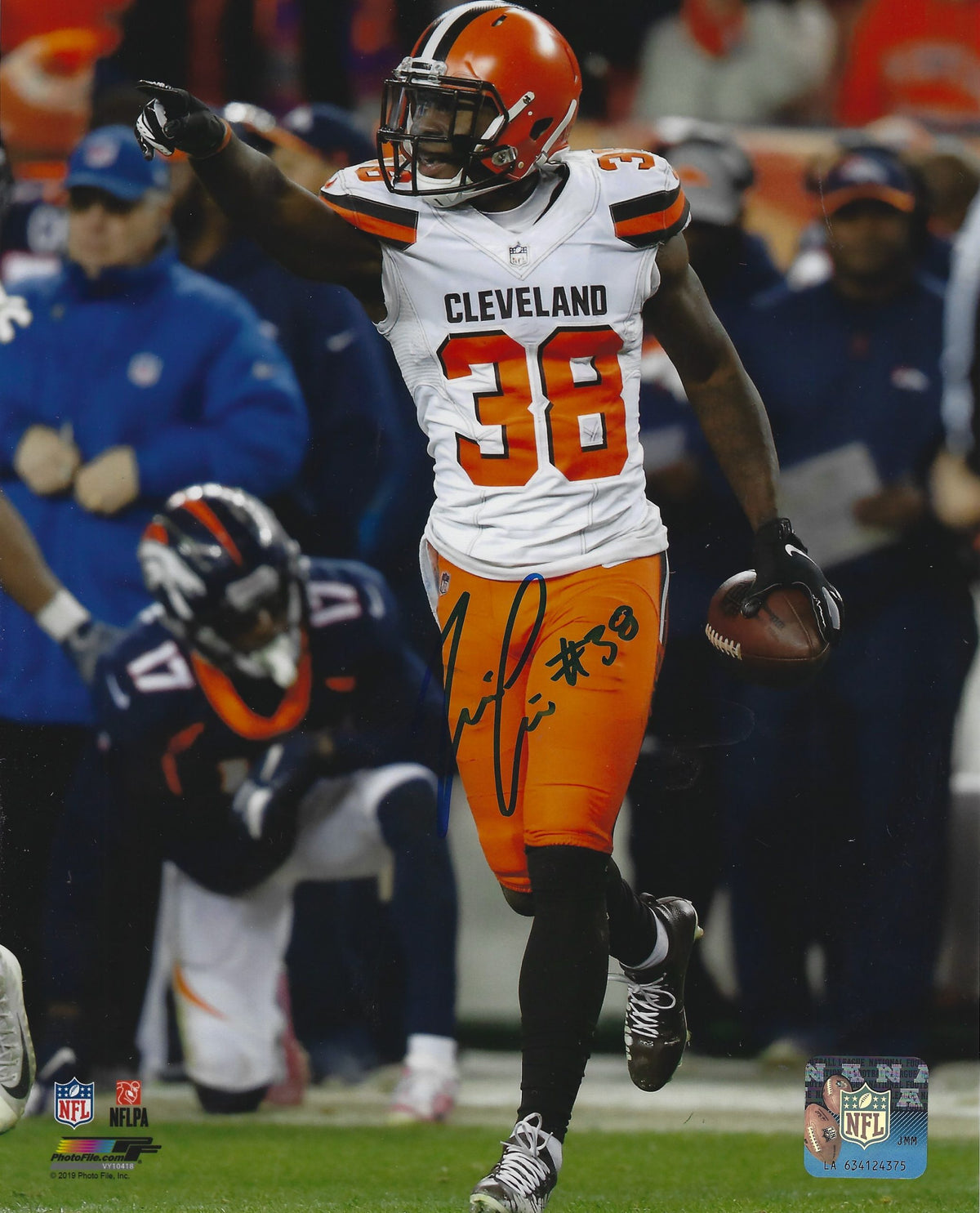 Autographed T.J. CARRIE 8X10 Cleveland Browns Photo