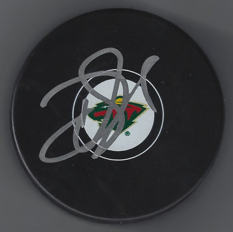 Autographed DEVAN DUBNYK Minnesota Wild Hockey Puck